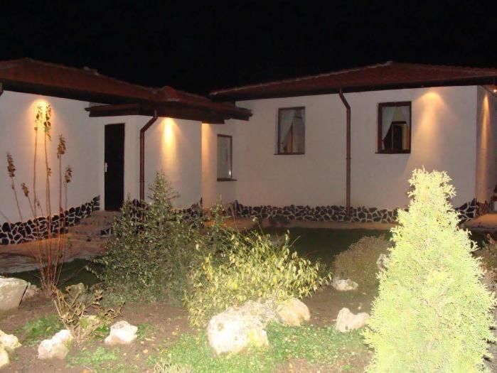 Виллы Madara OMAYA Guest House Мадара-25